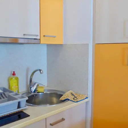 Apartment Sunny And Lively In City, Free Parking *