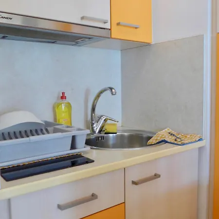 Apartment Sunny And Lively In City, Free Parking